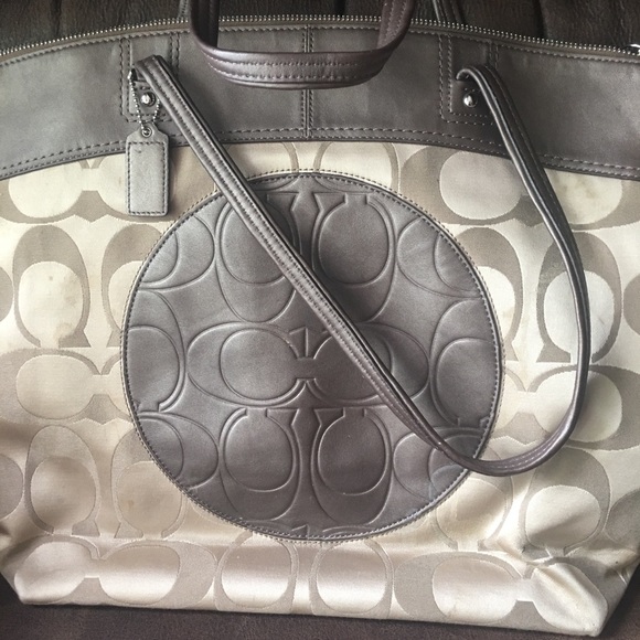 Coach Handbags - Authentic Coach Tote Signature Classic C’s